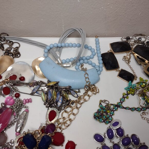 Lot Of Over 40 Necklaces Variety Necklace Lot Assorted Necklace Bundle NL24 - Picture 4 of 10